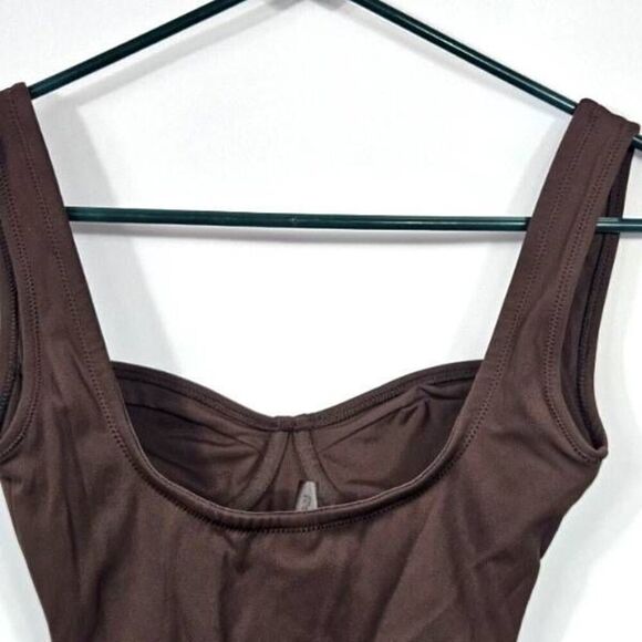 Skims one piece swimsuit Nwt - Picture 5 of 10